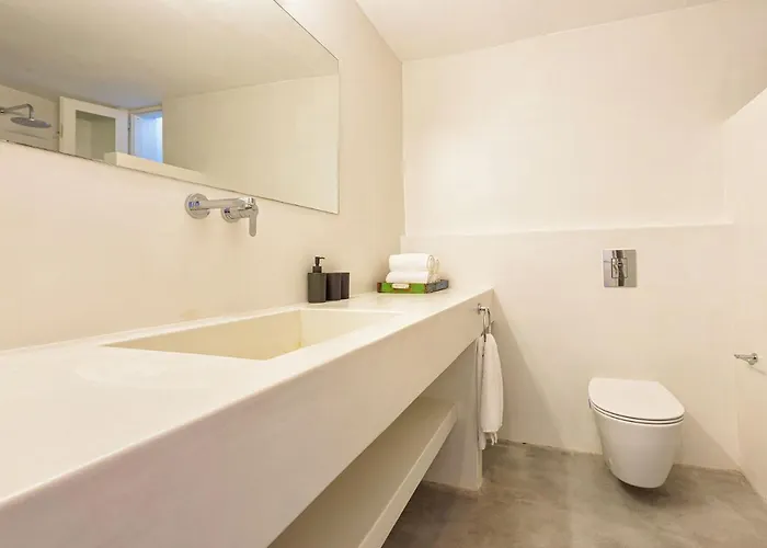 Aithoni Agioi Anargyroi * 纳乌萨