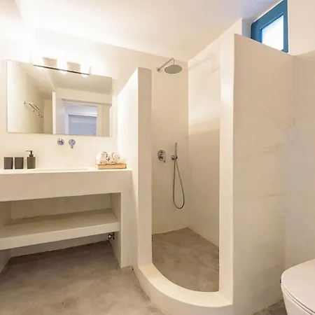 Aithoni Agioi Anargyroi * Naousa (Paros)