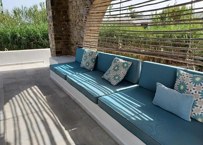 Aithoni Agioi Anargyroi *