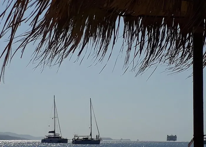 Casa de Férias Aithoni Agioi Anargyroi *